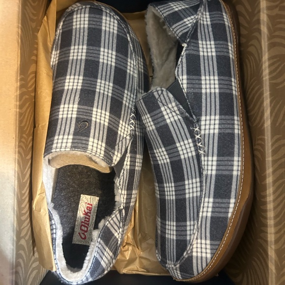 NEW IN BOX Olukai Kipuka Palaka Mens Slippers Size 13 RARE Hulu Flannel